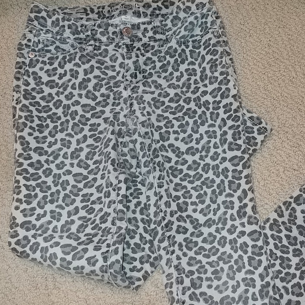 Girls gray black cheetah prints jeans super skinny